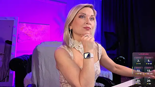Snapshot of Gloria_Lovely chatting on 06/02/26, 11:21 Gloria Lovely online show from 06/02/26, 11:21