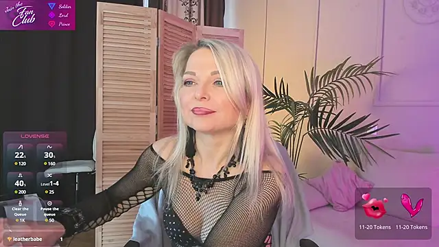 Snapshot of Gloria_Lovely chatting on 03/13/25, 10:47 Gloria Lovely online show from 03/13/25, 10:47