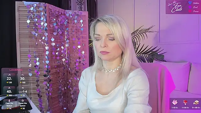 Snapshot of Gloria_Lovely chatting on 02/18/25, 03:41 Gloria Lovely online show from 02/18/25, 03:41