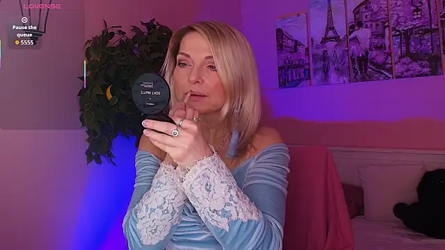 Gloria Lovely online show from 03/24/26, 10:59