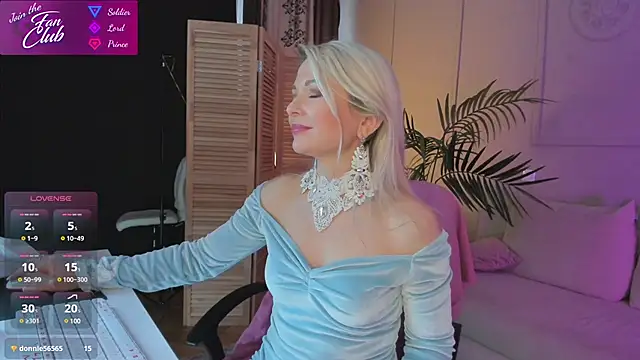 Snapshot of Gloria_Lovely chatting on 03/14/25, 02:08 Gloria Lovely online show from 03/14/25, 02:08