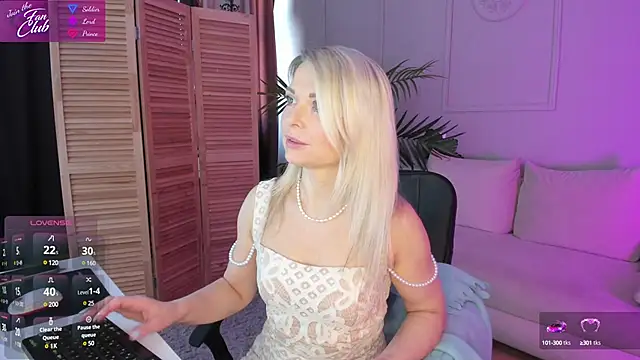 Snapshot of Gloria_Lovely chatting on 02/21/25, 10:50 Gloria Lovely online show from 02/21/25, 10:50