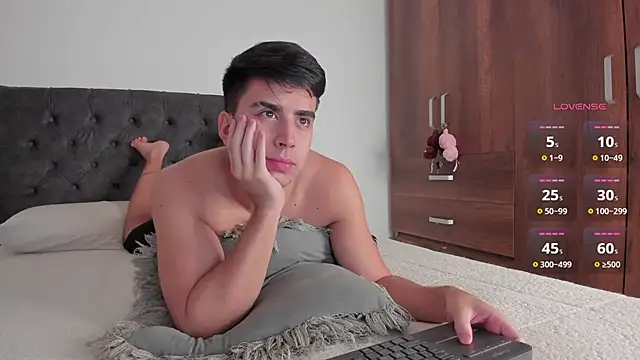 Snapshot of jordanmuskk chatting on 11/30/25, 09:21 jordanmuskk online show from 11/30/25, 09:21