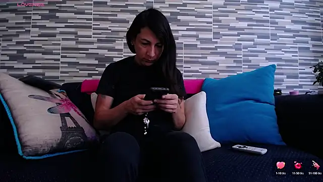 Snapshot of VioletaGomezCo chatting on 05/22/26, 01:09 VioletaGomezCo online show from 05/22/26, 01:09