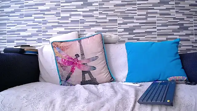 VioletaGomezCo online show from 10/28/25, 09:58