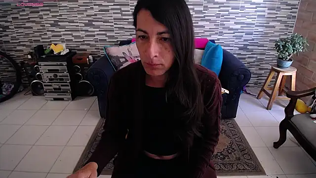 Snapshot of VioletaGomezCo chatting on 05/18/26, 01:16 VioletaGomezCo online show from 05/18/26, 01:16