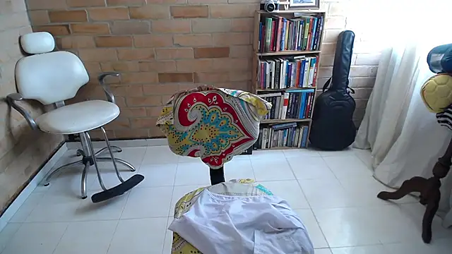 VioletaGomezCo online show from 10/25/25, 01:12