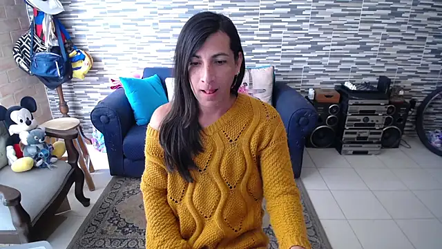 Snapshot of VioletaGomezCo chatting on 04/19/26, 03:02 VioletaGomezCo online show from 04/19/26, 03:02