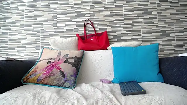 VioletaGomezCo online show from 10/18/25, 01:46