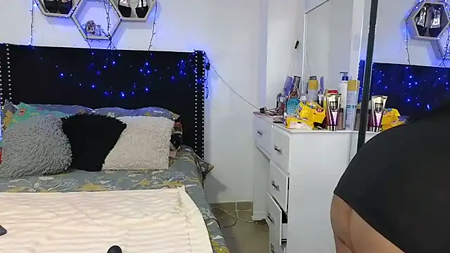 charlotte 077 online show from 02/09/26, 02:53