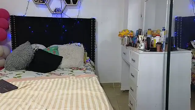 charlotte 077 online show from 03/23/26, 03:50