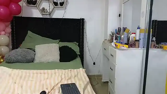 charlotte 077 online show from 02/17/26, 03:15