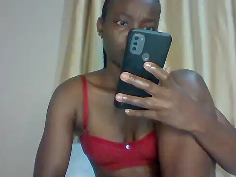 Snapshot of sweet_love00 chatting on 01/15/26, 01:42 sweet love00 online show from 01/15/26, 01:42