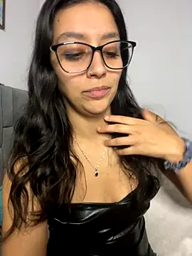 Snapshot of BrittanyDiaz chatting on 10/03/25, 07:04 BrittanyDiaz online show from 10/03/25, 07:04