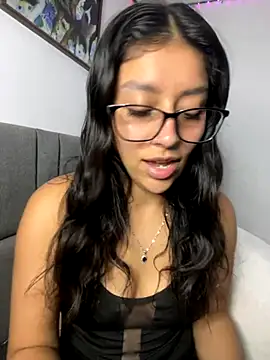 Snapshot of BrittanyDiaz chatting on 10/16/25, 07:33 BrittanyDiaz online show from 10/16/25, 07:33