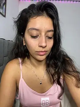 Snapshot of BrittanyDiaz chatting on 10/06/25, 10:32 BrittanyDiaz online show from 10/06/25, 10:32