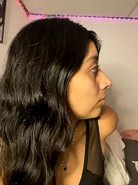 Snapshot of BrittanyDiaz chatting on 09/23/25, 01:01 BrittanyDiaz online show from 09/23/25, 01:01