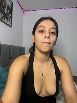 Snapshot of BrittanyDiaz chatting on 10/04/25, 07:37 BrittanyDiaz online show from 10/04/25, 07:37