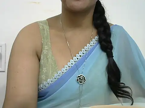 Snapshot of rashmika_reddy chatting on 10/17/25, 04:16 rashmika reddy online show from 10/17/25, 04:16