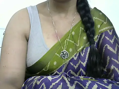 Snapshot of rashmika_reddy chatting on 10/06/25, 07:31 rashmika reddy online show from 10/06/25, 07:31