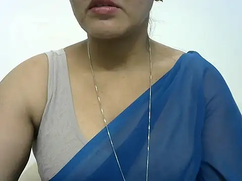Snapshot of rashmika_reddy chatting on 04/26/26, 05:32 rashmika reddy online show from 04/26/26, 05:32