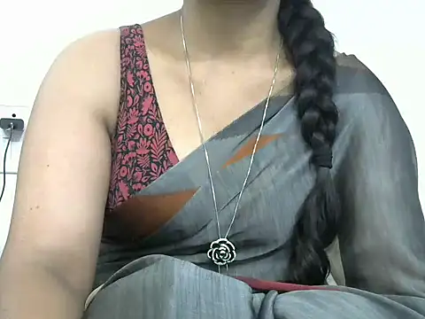 Snapshot of rashmika_reddy chatting on 09/15/25, 05:30 rashmika reddy online show from 09/15/25, 05:30