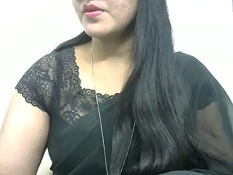 Snapshot of rashmika_reddy chatting on 05/01/26, 05:18 rashmika reddy online show from 05/01/26, 05:18
