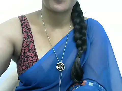 Snapshot of rashmika_reddy chatting on 10/09/25, 04:57 rashmika reddy online show from 10/09/25, 04:57