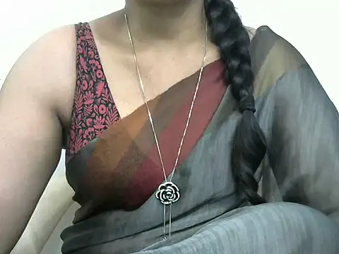 Snapshot of rashmika_reddy chatting on 09/26/25, 05:31 rashmika reddy online show from 09/26/25, 05:31