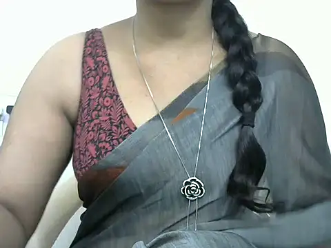 Snapshot of rashmika_reddy chatting on 09/26/25, 05:25 rashmika reddy online show from 09/26/25, 05:25