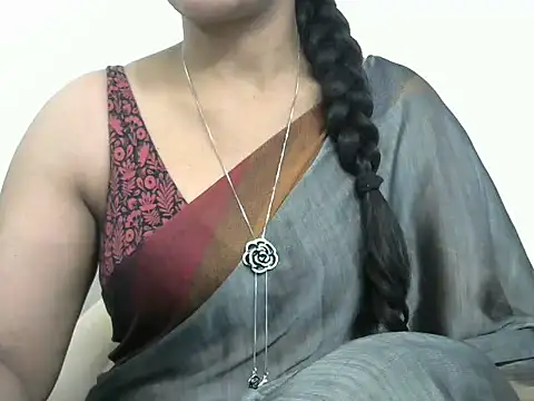 Snapshot of rashmika_reddy chatting on 09/14/25, 05:24 rashmika reddy online show from 09/14/25, 05:24