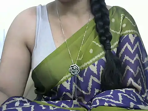 Snapshot of rashmika_reddy chatting on 10/04/25, 04:08 rashmika reddy online show from 10/04/25, 04:08