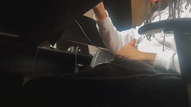 hotcamboy420 online show from 06/01/26, 12:27