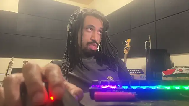 hotcamboy420 online show from 11/20/25, 06:36