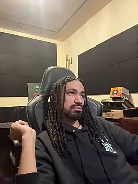 hotcamboy420 online show from 12/19/25, 08:22