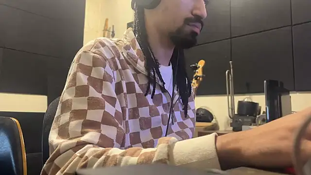 hotcamboy420 online show from 11/26/25, 03:50