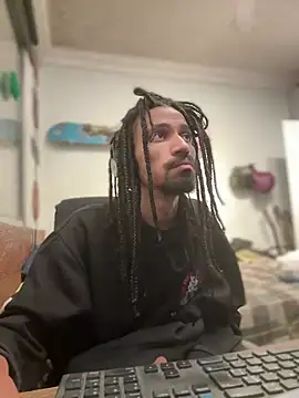 Snapshot of hotcamboy420 chatting on 01/11/25, 06:56 hotcamboy420 online show from 01/11/25, 06:56