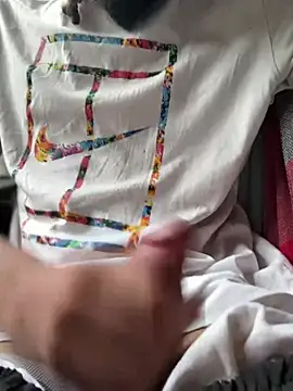 Snapshot of hotcamboy420 chatting on 01/15/25, 07:44 hotcamboy420 online show from 01/15/25, 07:44