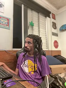 Snapshot of hotcamboy420 chatting on 01/27/25, 03:47 hotcamboy420 online show from 01/27/25, 03:47