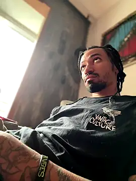 Snapshot of hotcamboy420 chatting on 12/04/24, 06:44 hotcamboy420 online show from 12/04/24, 06:44