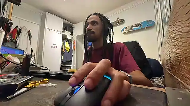 Snapshot of hotcamboy420 chatting on 12/12/24, 05:31 hotcamboy420 online show from 12/12/24, 05:31