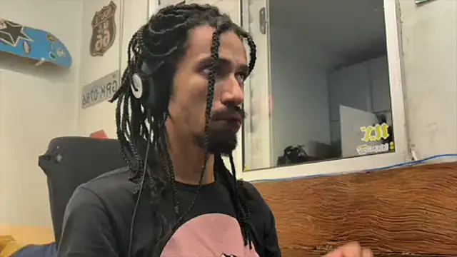 Snapshot of hotcamboy420 chatting on 01/09/25, 05:13 hotcamboy420 online show from 01/09/25, 05:13