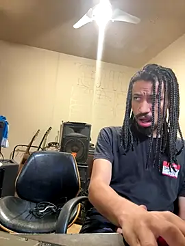 Snapshot of hotcamboy420 chatting on 10/02/25, 02:42 hotcamboy420 online show from 10/02/25, 02:42