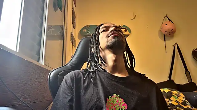 Snapshot of hotcamboy420 chatting on 02/06/25, 04:14 hotcamboy420 online show from 02/06/25, 04:14