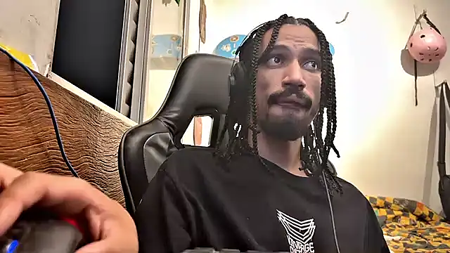 Snapshot of hotcamboy420 chatting on 02/08/25, 06:12 hotcamboy420 online show from 02/08/25, 06:12