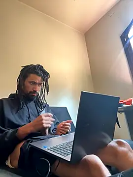 Snapshot of hotcamboy420 chatting on 10/01/25, 01:48 hotcamboy420 online show from 10/01/25, 01:48