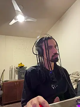 Snapshot of hotcamboy420 chatting on 09/11/25, 06:02 hotcamboy420 online show from 09/11/25, 06:02