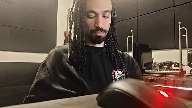 hotcamboy420 online show from 11/10/25, 04:06