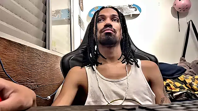 Snapshot of hotcamboy420 chatting on 02/06/25, 10:53 hotcamboy420 online show from 02/06/25, 10:53