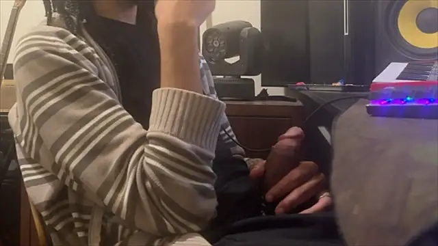 hotcamboy420 online show from 11/07/25, 03:44